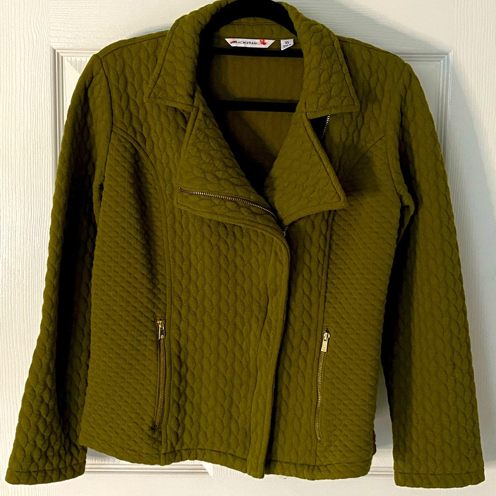 🩷🩷🩷 Race here to get this! Isaac Mizrahi Live Quilted Moto Jacket